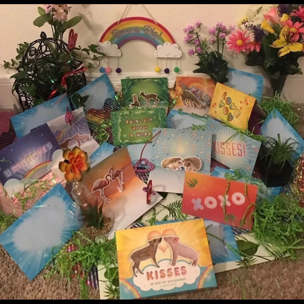 Kisses Pop Up Love Greeting Cards. - Picture 8 of 8